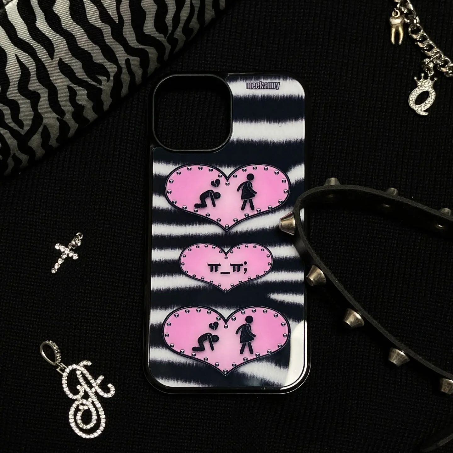 ニッチな個性派ブラック＆ピンクのラブY2Kストライプ柄スマホ - Phone Cases Custom のレビューと価格
