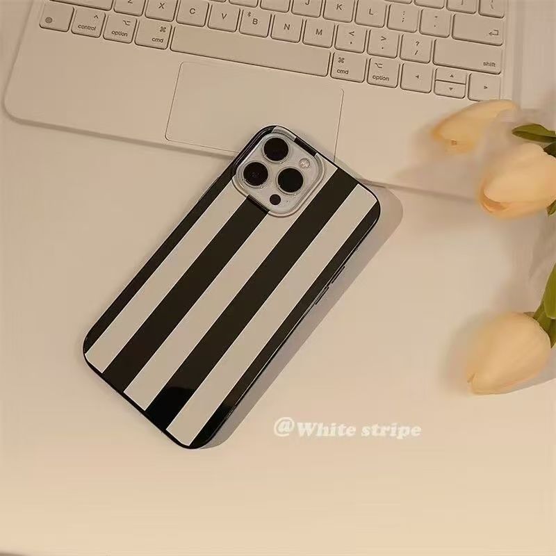 小さなニッチなフレッシュアートデザイン、黒白ライン入りiPh - Phone Cases Drawing のレビューと価格